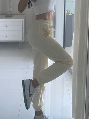 Cream Elastic-Waist Jogger Pants with Subtle Logo
